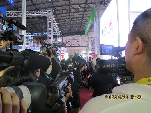 【業(yè)務(wù)發(fā)展】泰國(guó)高官高度評(píng)價(jià)我司LED產(chǎn)品